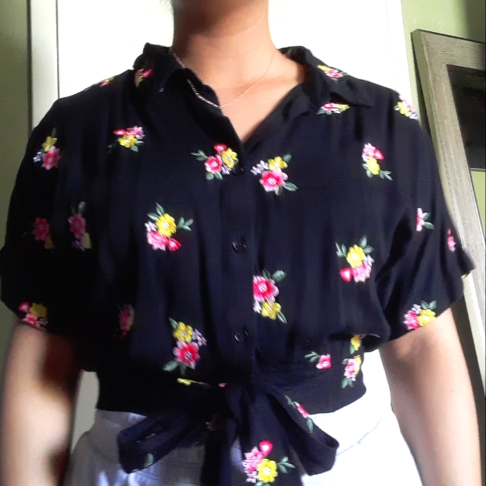 Forever 21 button up tie top
